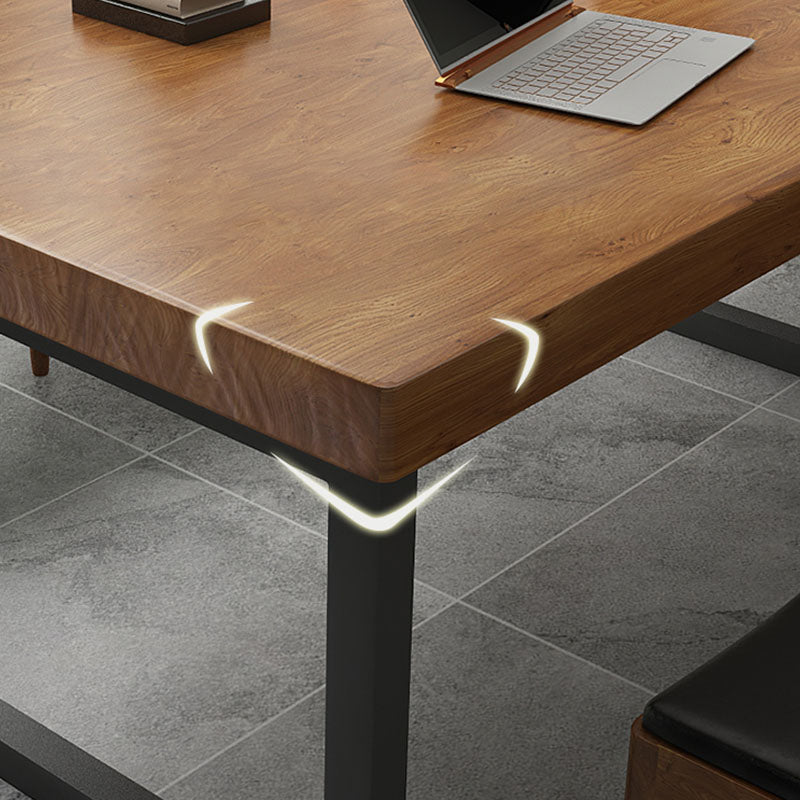 Bureau brun de style contemporain Bureau de forme rectangulaire Bureau de tâche avec les jambes