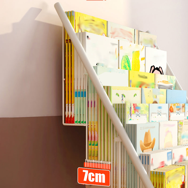 Scaffale per libri con scaletta chiusa in metallo, ripiani inclusi. Libreria inclusa