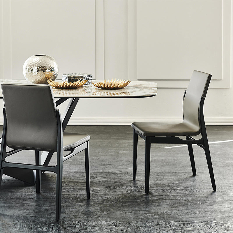 Silla lateral de estilo industrial silla de comedor lateral de cuero con base de madera