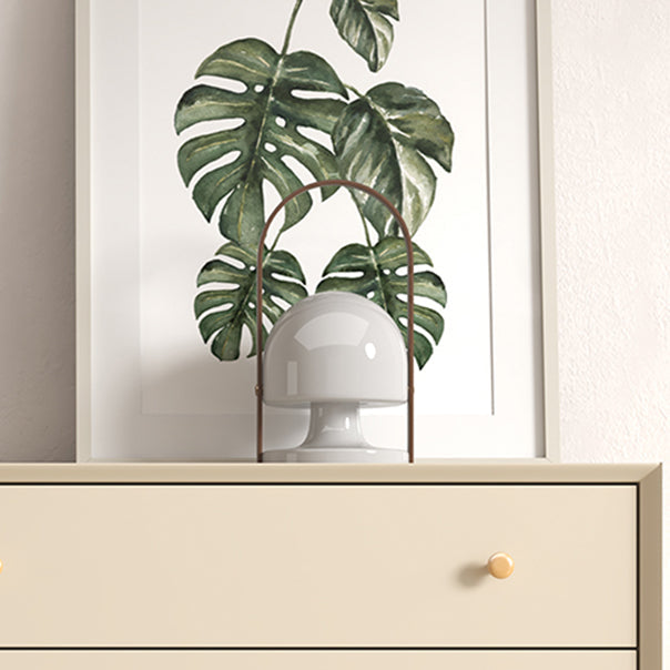 Server moderno del server da pranzo ingegnerizzato in legno con cassetti per la cucina