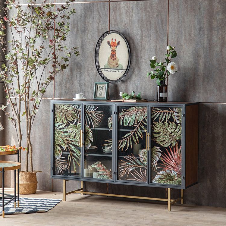 Ormat per la sala da pranzo in vetro in legno tradizionale.