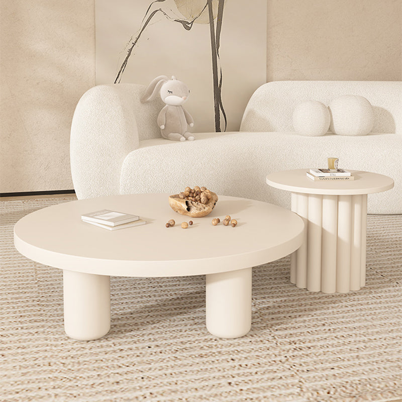 Table basse contemporaine en bois ou table de bout avec 4 pieds