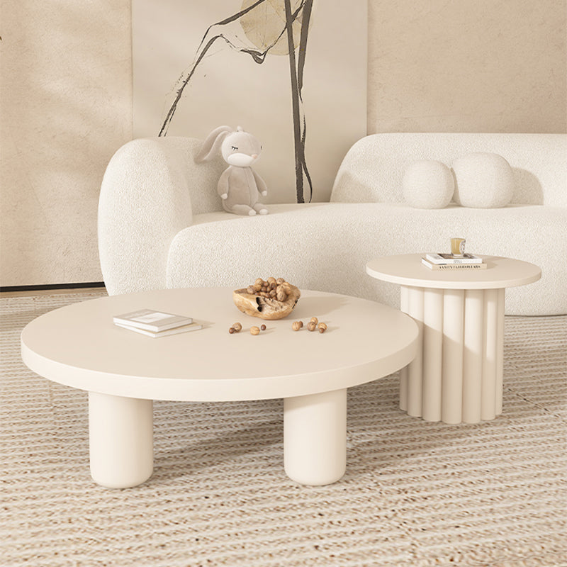 Table basse contemporaine en bois ou table de bout avec 4 pieds