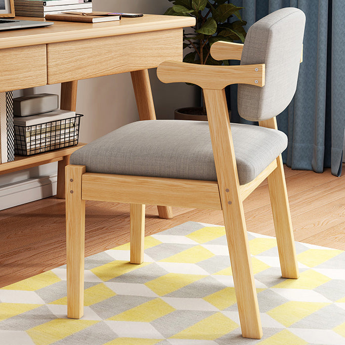 Eigentijdse massief houten rubberen houten arm eetstoel met gestoffeerd voor huis