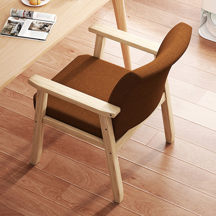 Eigentijdse massief houten rubberen houten arm eetstoel met gestoffeerd voor huis