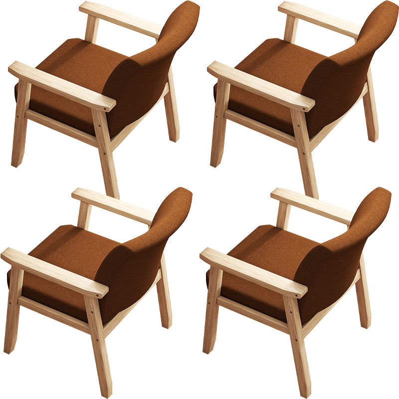 Eigentijdse massief houten rubberen houten arm eetstoel met gestoffeerd voor huis