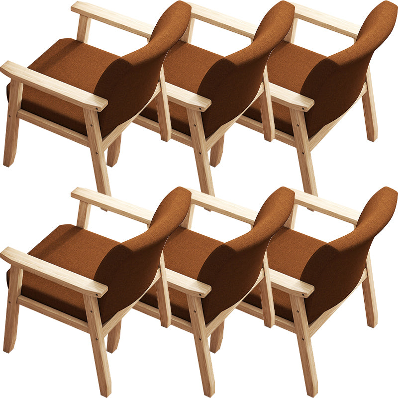 Eigentijdse massief houten rubberen houten arm eetstoel met gestoffeerd voor huis