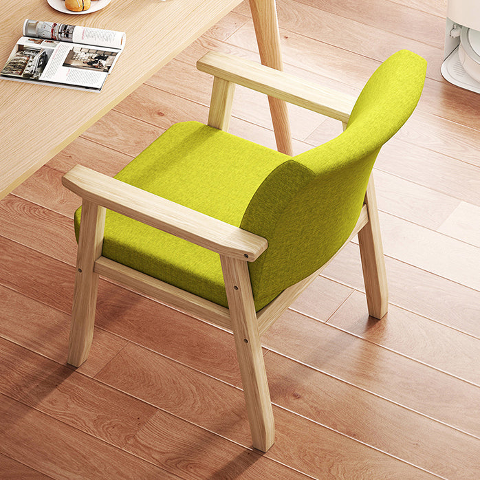 Eigentijdse massief houten rubberen houten arm eetstoel met gestoffeerd voor huis