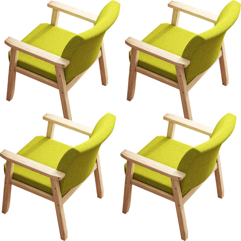 Eigentijdse massief houten rubberen houten arm eetstoel met gestoffeerd voor huis