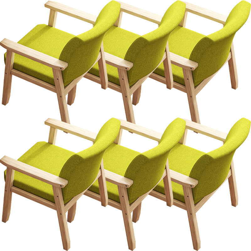 Eigentijdse massief houten rubberen houten arm eetstoel met gestoffeerd voor huis