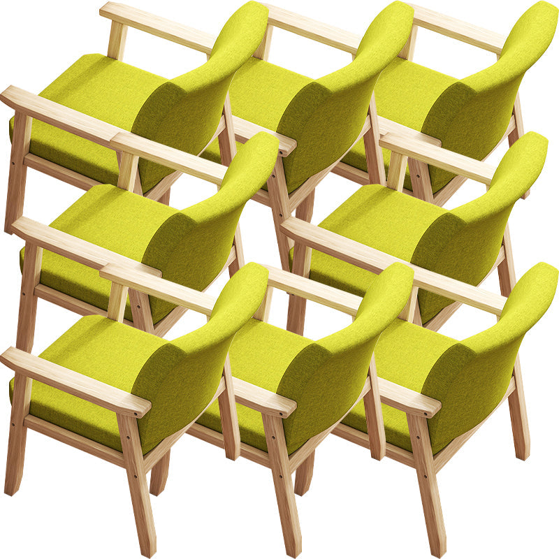 Eigentijdse massief houten rubberen houten arm eetstoel met gestoffeerd voor huis