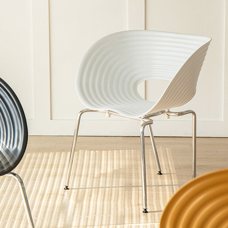 Eigentijdse plastic arm eetstoel in matte afwerking voor thuis