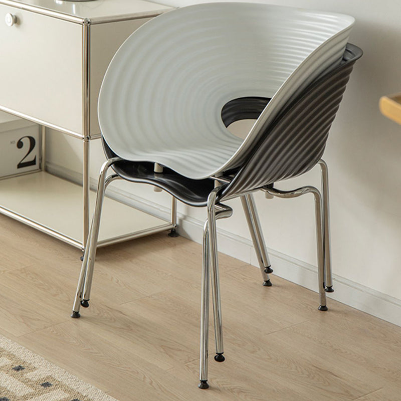 Eigentijdse plastic arm eetstoel in matte afwerking voor thuis