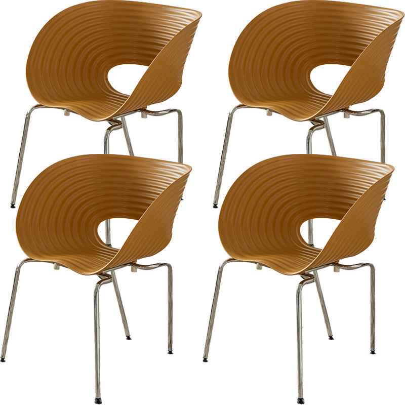 Eigentijdse plastic arm eetstoel in matte afwerking voor thuis