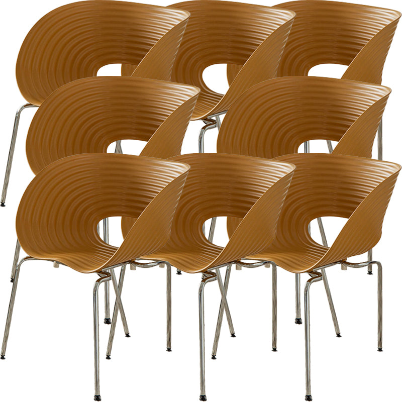 Eigentijdse plastic arm eetstoel in matte afwerking voor thuis