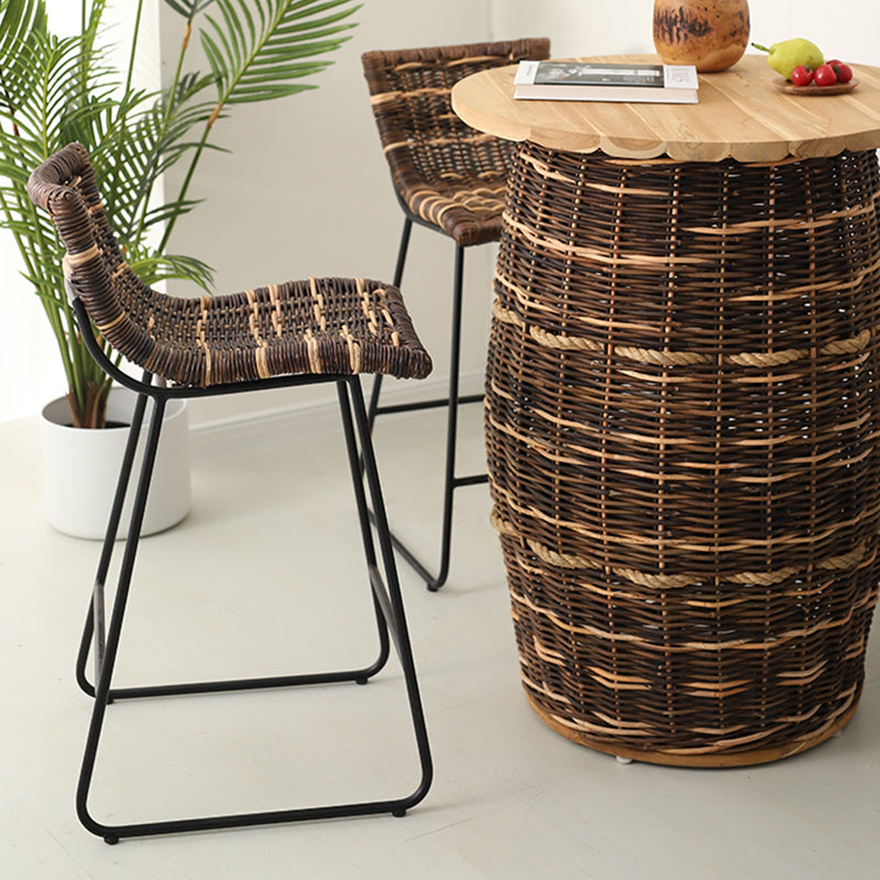 Industriële lage rug binnen binnen armloze barkruk met metalen basis