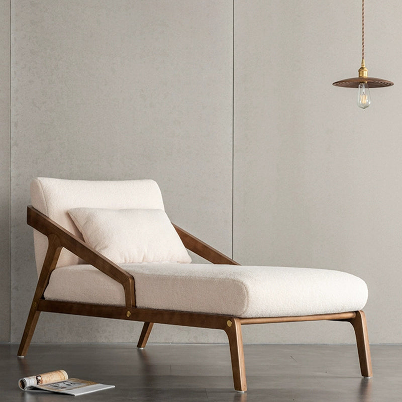 Divano chaise longue scandinavo imbottito. Poltrona chaise longue a due braccioli in beige