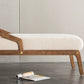 Divano chaise longue scandinavo imbottito. Poltrona chaise longue a due braccioli in beige