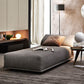 Chaise longue rembourrée contemporaine avec accoudoirs