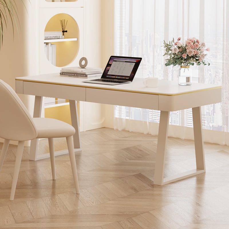 Bureau d'écriture en pierre de style glamour Bureau de traîneau en métal pour la maison