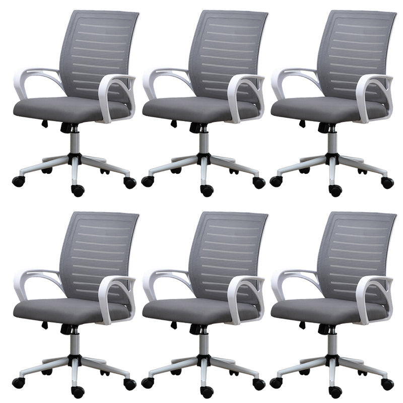 モダニズム固定武器室の椅子メッシュバックデスクチェア付き車輪付き