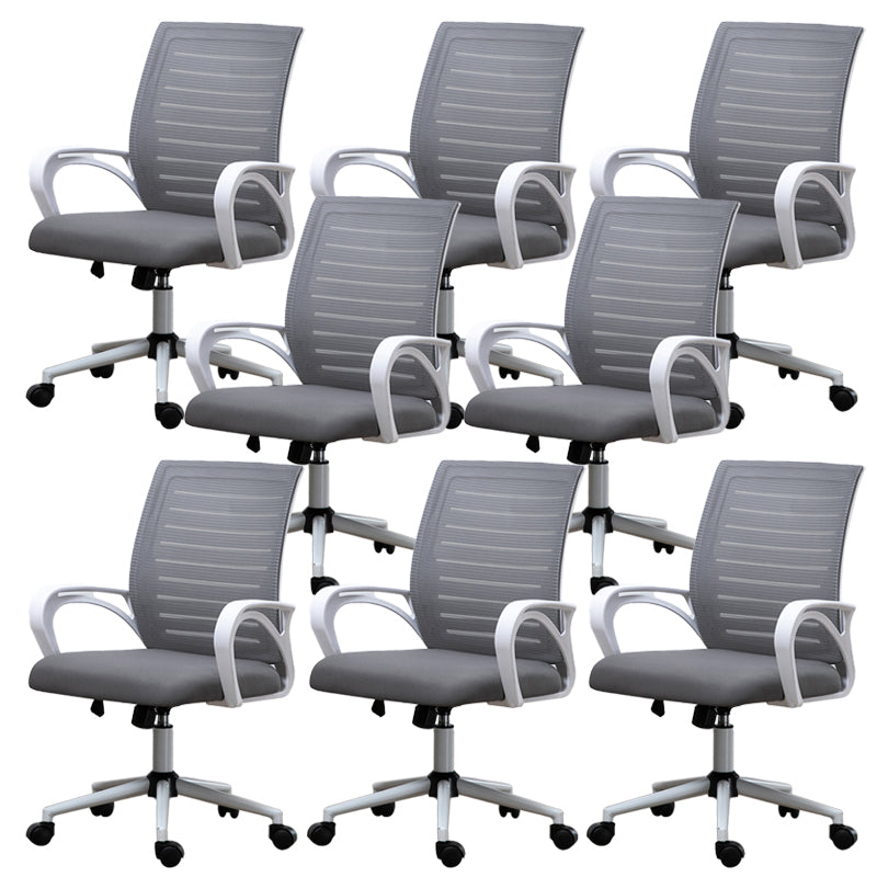 モダニズム固定武器室の椅子メッシュバックデスクチェア付き車輪付き