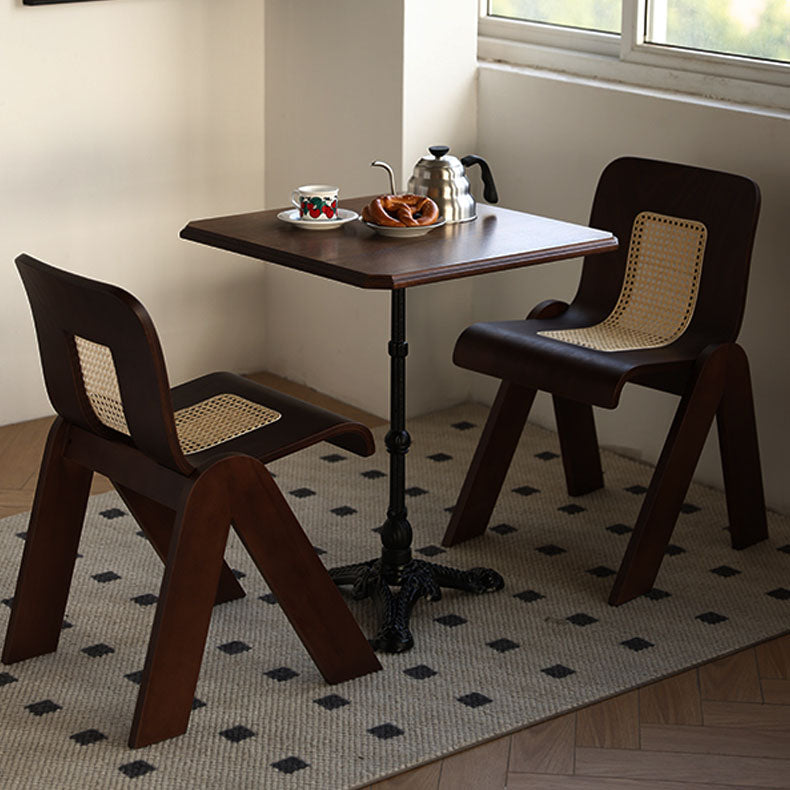 Chaise de salle à manger de style moderne