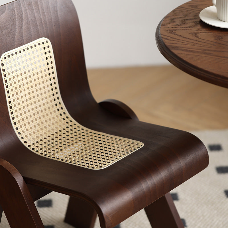 Chaise de salle à manger de style moderne