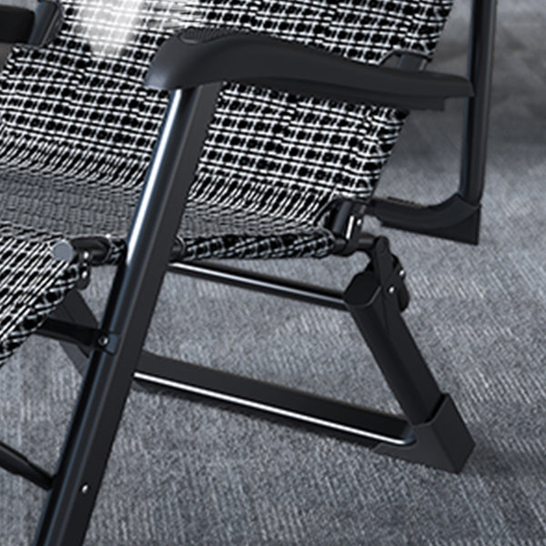 Sedia reclinabile al coperto contemporaneo con base in metallo e braccia e movimento del piede indipendente