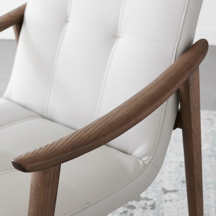 Noordse stijl massief hout faux lederen arm eetstoel in bruin voor thuis