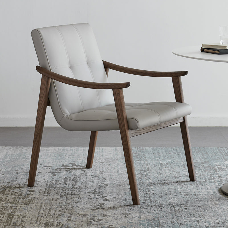 Noordse stijl massief hout faux lederen arm eetstoel in bruin voor thuis