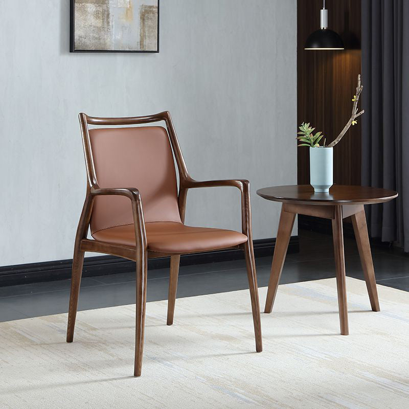 Nordischer Lederstuhl für Lederbrauner Arm in festem Holz für Zuhause