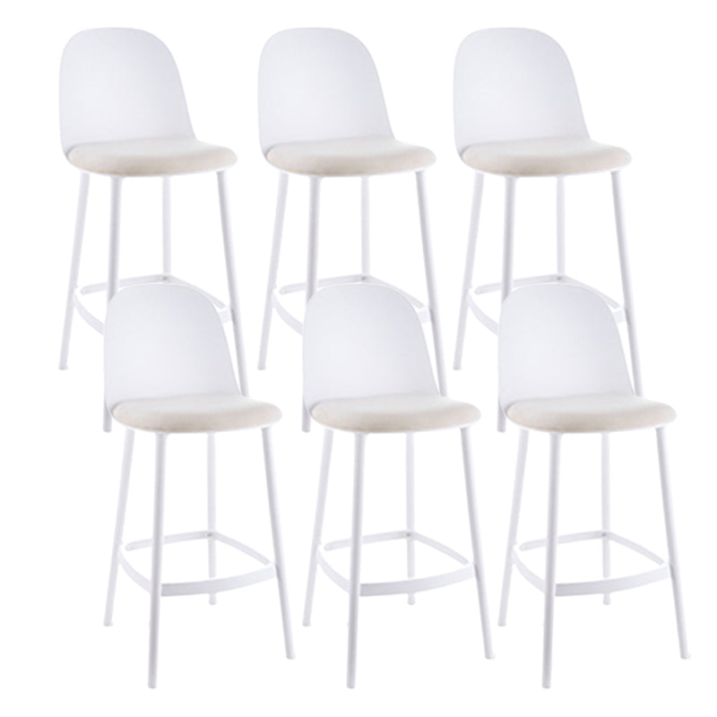 Contemporary Low Back Indoor Armless Plastic Bar Stool with Footrest White 6 Piece Set Clearhalo 'Bar Furniture' 'Bar Stools' 'bar_stools' 'furn' 'furn_bar_stools' 'Furniture' 'Kitchen & Dining Furniture' 7619211