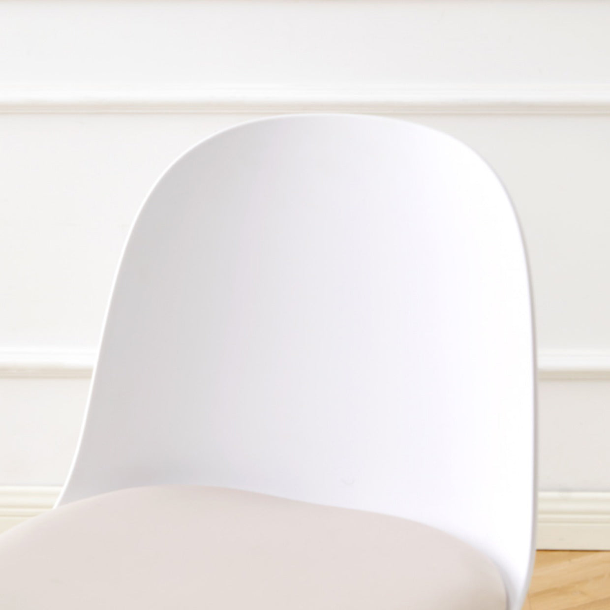 Contemporary Low Back Indoor Armless Plastic Bar Stool with Footrest Clearhalo 'Bar Furniture' 'Bar Stools' 'bar_stools' 'furn' 'furn_bar_stools' 'Furniture' 'Kitchen & Dining Furniture' 7619214