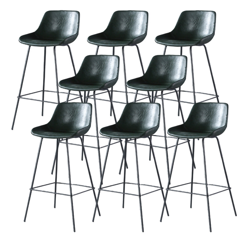 Hedendaagse gestoffeerde lage rugkakbarkrukken met metalen basis