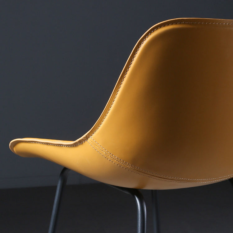 Hedendaagse gestoffeerde lage rugkakbarkrukken met metalen basis