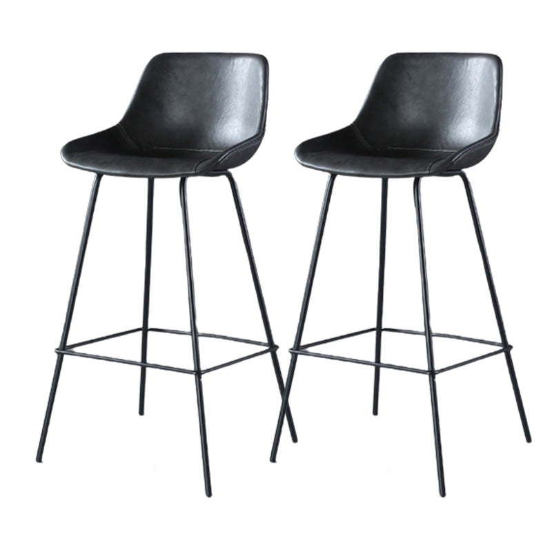 Hedendaagse gestoffeerde lage rugkakbarkrukken met metalen basis