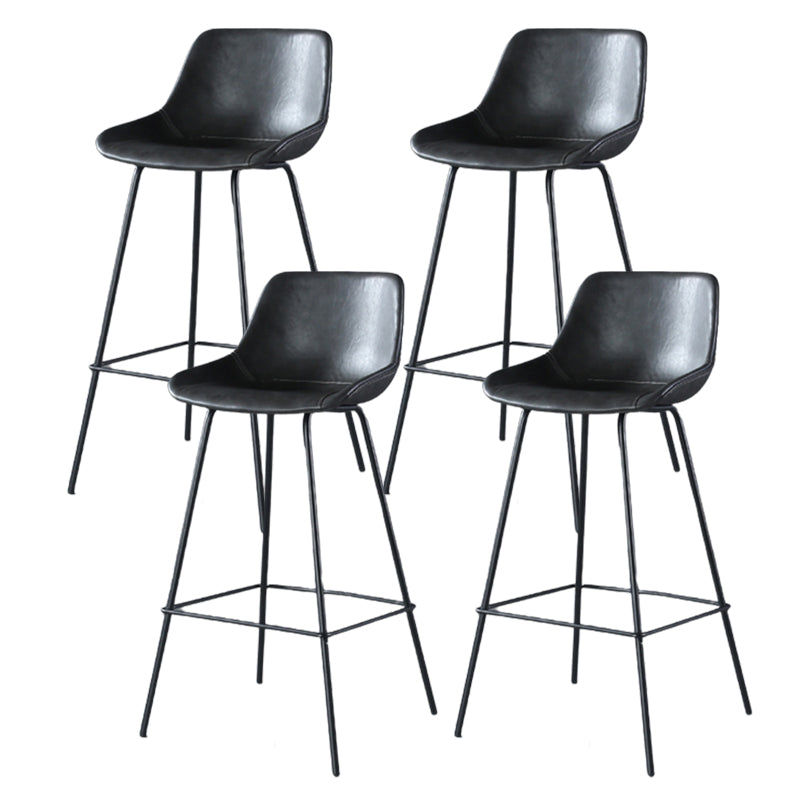 Hedendaagse gestoffeerde lage rugkakbarkrukken met metalen basis