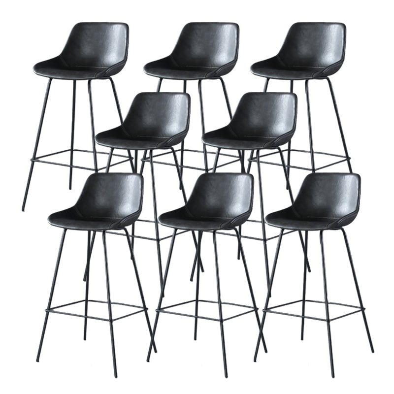 Hedendaagse gestoffeerde lage rugkakbarkrukken met metalen basis