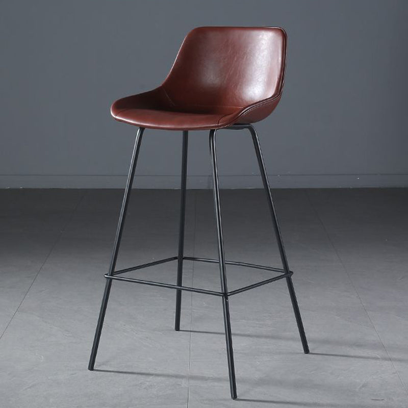 Hedendaagse gestoffeerde lage rugkakbarkrukken met metalen basis