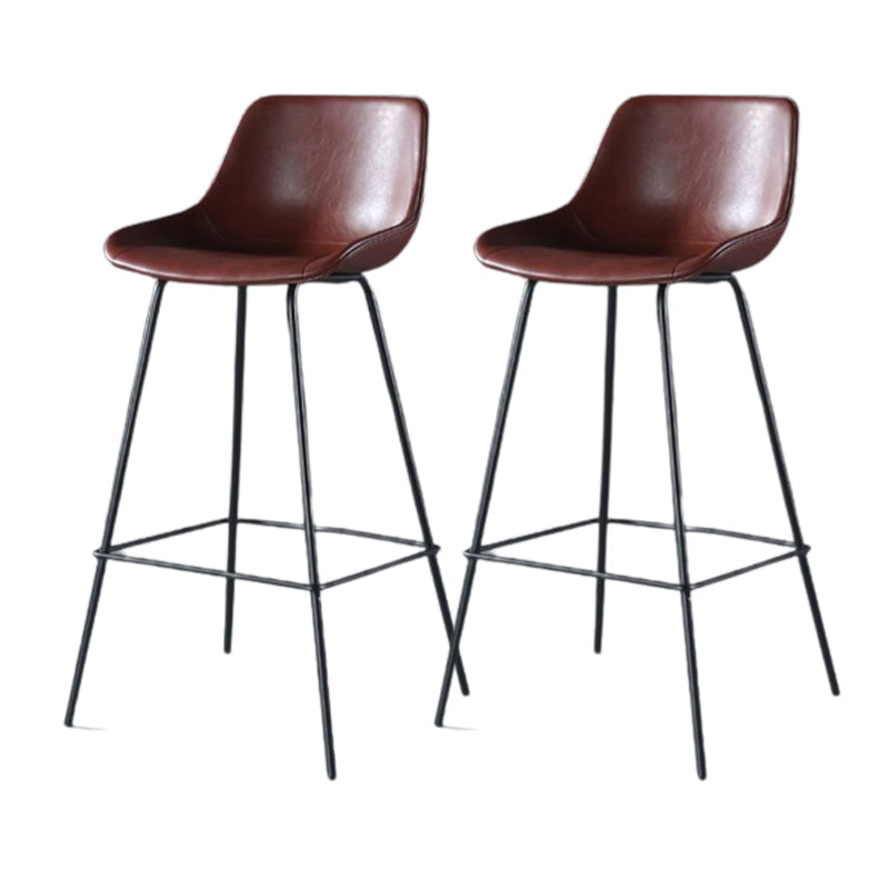 Hedendaagse gestoffeerde lage rugkakbarkrukken met metalen basis