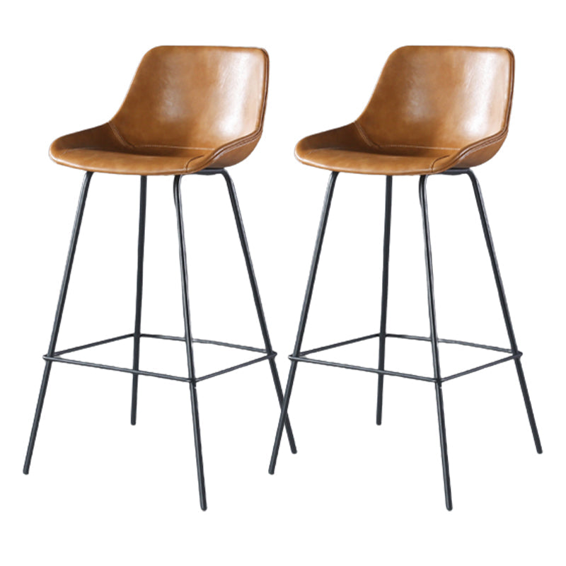 Hedendaagse gestoffeerde lage rugkakbarkrukken met metalen basis