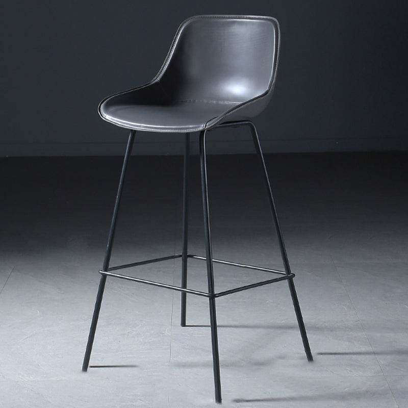 Hedendaagse gestoffeerde lage rugkakbarkrukken met metalen basis