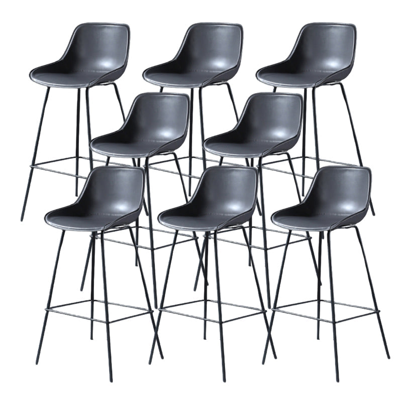 Hedendaagse gestoffeerde lage rugkakbarkrukken met metalen basis