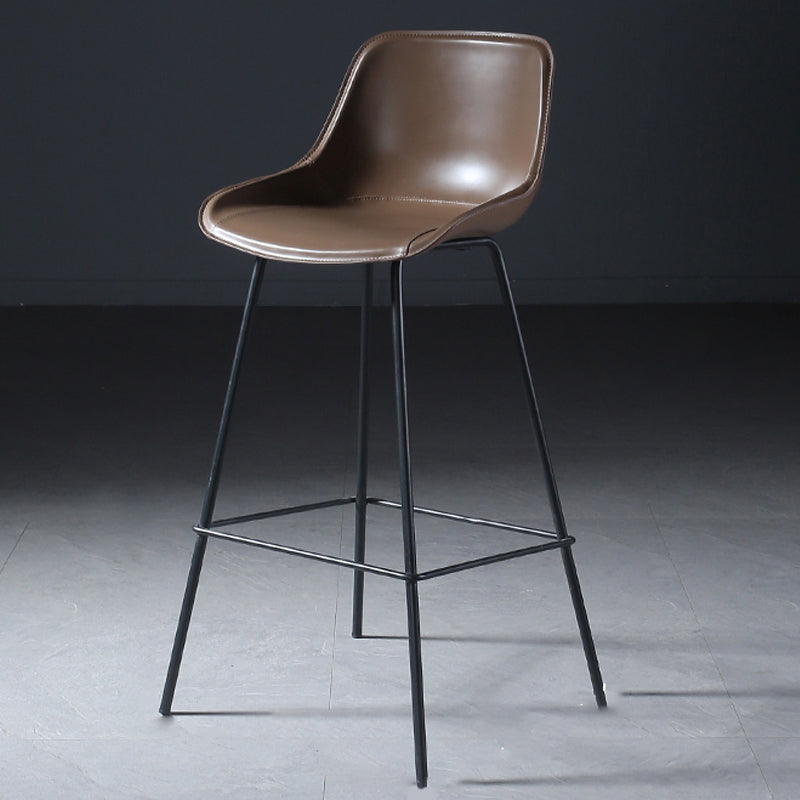 Hedendaagse gestoffeerde lage rugkakbarkrukken met metalen basis