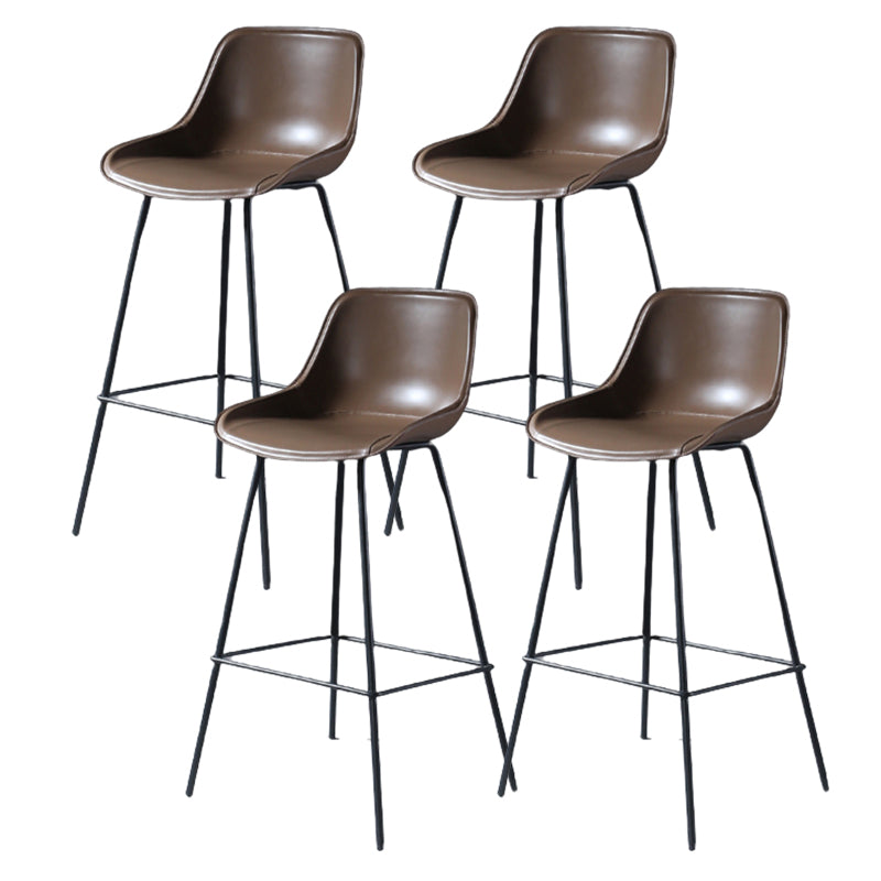 Hedendaagse gestoffeerde lage rugkakbarkrukken met metalen basis