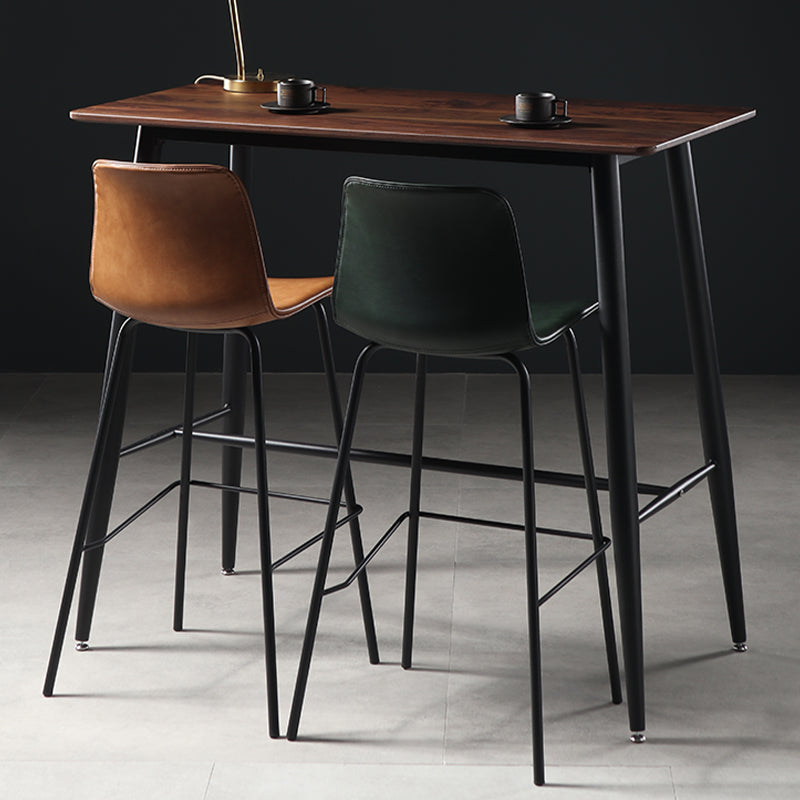 Eigentijdse rugleuning faux lederen armloze barkruk met voetsteun