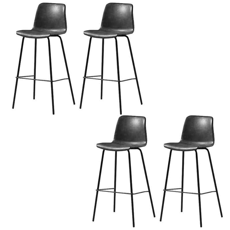 Eigentijdse rugleuning faux lederen armloze barkruk met voetsteun