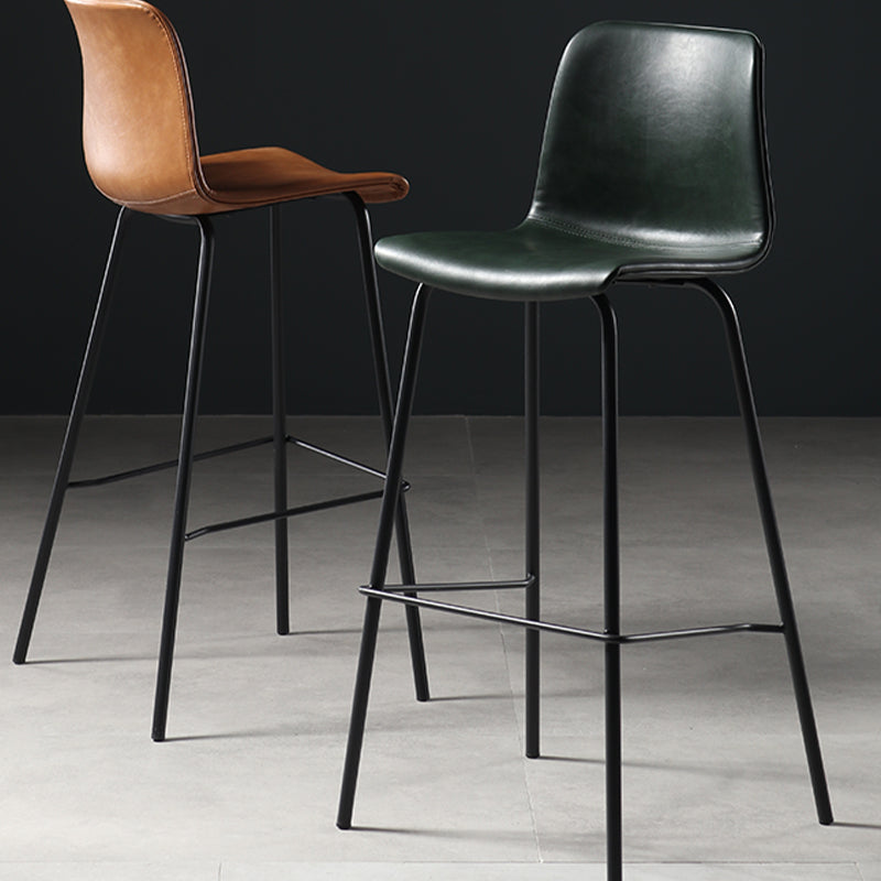 Eigentijdse rugleuning faux lederen armloze barkruk met voetsteun