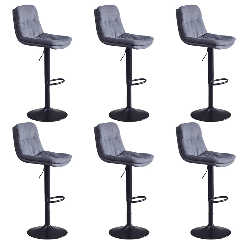 Sgabello da bar sul backrest girevole regolabile contemporaneo con poggiapiedi